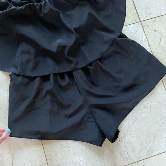 Mikey & Joey Strapless short romper with elastic band size medium - Picture 2 of 4